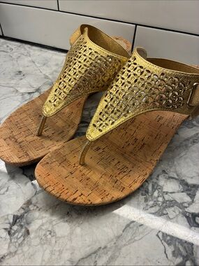 White Mountain Metallic Gold Cork Wedge Thong Sandals  10 low heel wedge